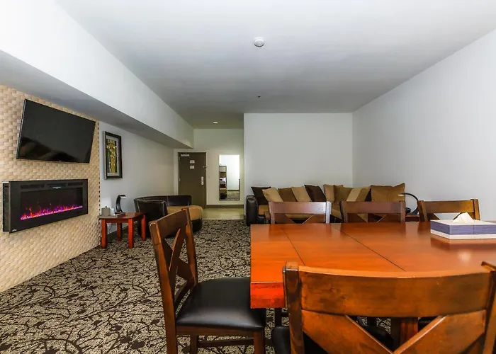 Regalia Hotel & Conference Center